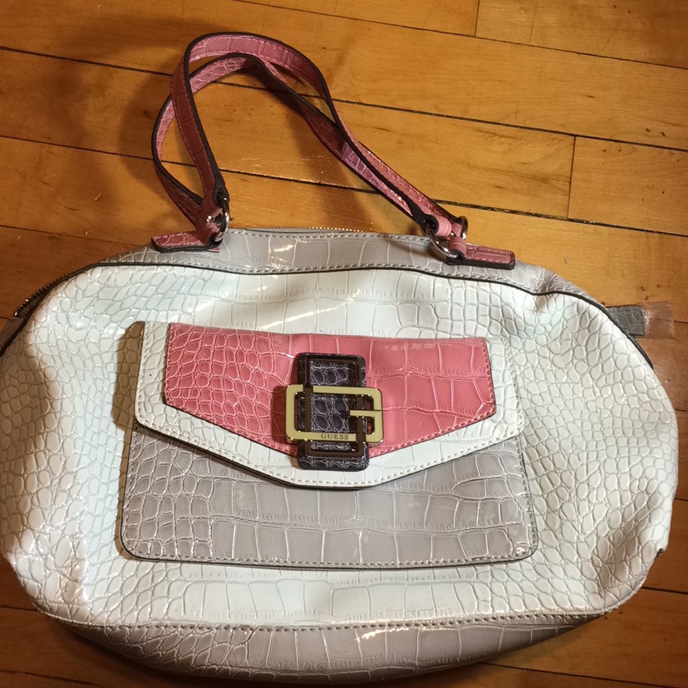 Guess Shoulder Bag